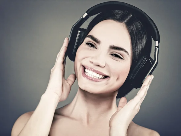 Female portrait with headphones
