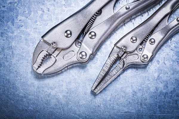 Locking pliers with closed jaws