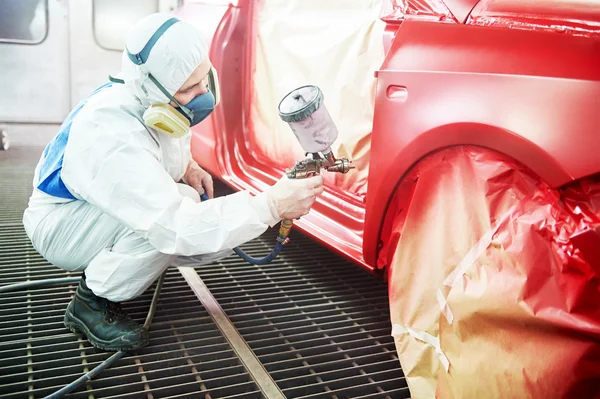 Car painting in chamber