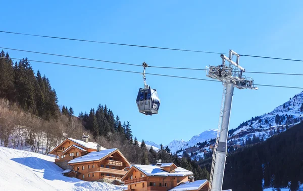 Chalet on the slopes of the valley Meribel. Cabins cableway. Ski Resort Meribel Village Center (1450 m). France