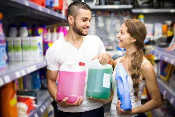 People buying detergents