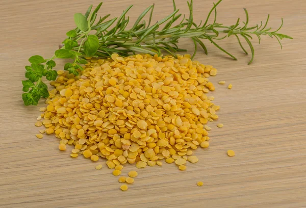 Raw yellow lentils