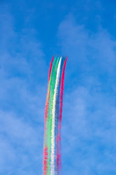 Aircraft performance with colorful smoke