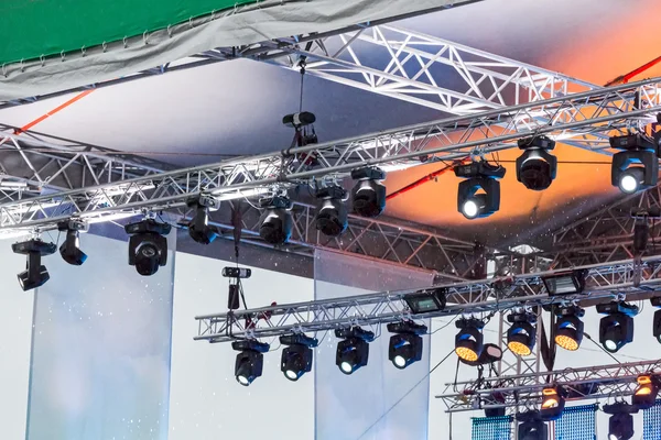 Lighting equipment of outdoor concert stage