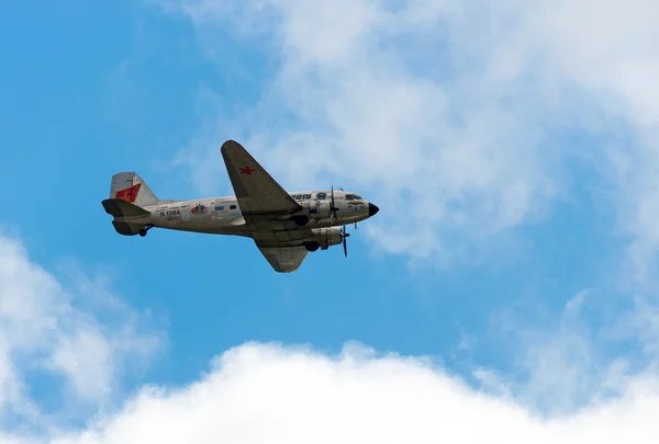 Shows demonstration flight at Kubinka