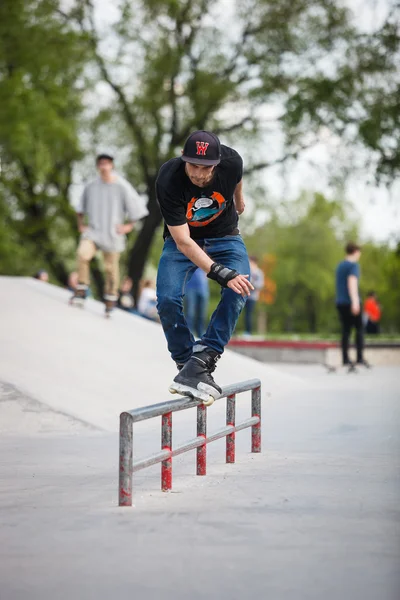 Aggressive rollerblading skating contest