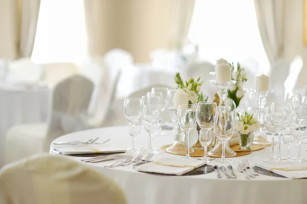 Wedding party table set