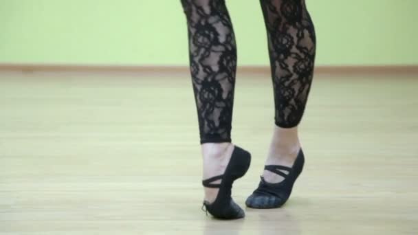 Mädchen füße Stockvideos, lizenzfreies Mädchen füße Filmmaterial