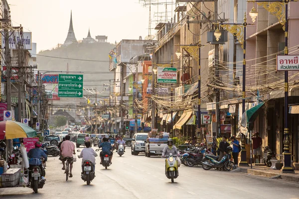 People on Phetchaburi street