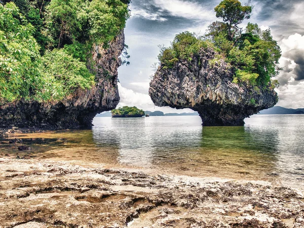 Rocks and vegetation of Thailand