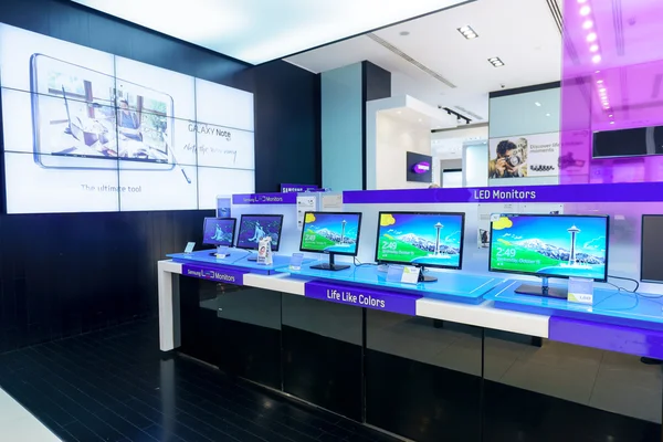 Electronics devices shop in Dubai Mall