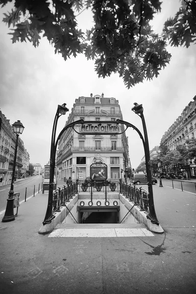 Paris Metropolitain entrance.