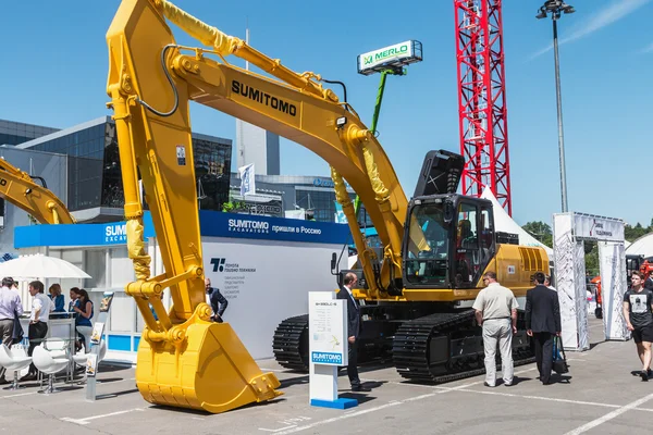 Exhibits, cars and construction equipment International Speciali