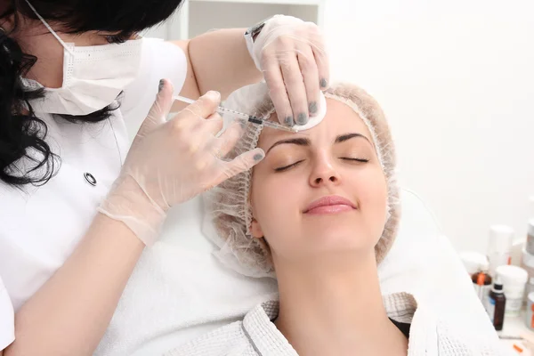 Rejuvenation procedure in beauty clinic