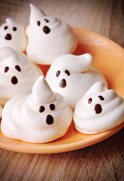 Funny meringue ghosts for Halloween party