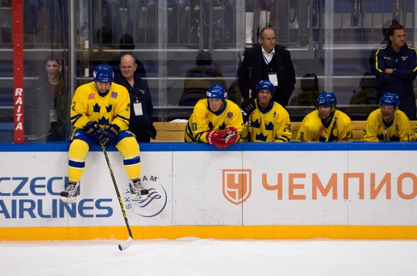 Sweden team wait free shot