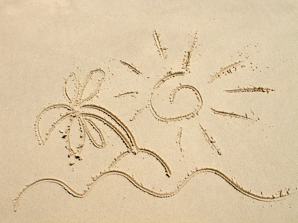 Sol & ilha desenho na areia — fotografias de stock © swisshippo ... Désign sol Desenho