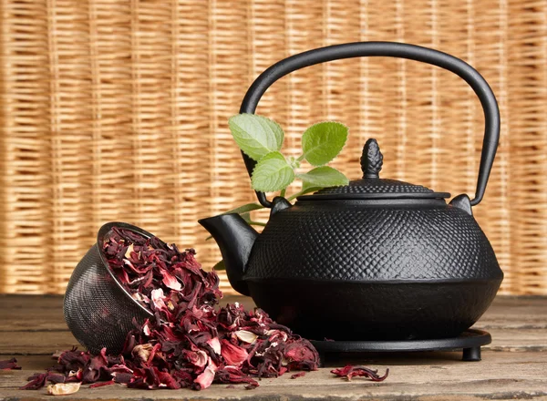 Black teapot, hibiscus tea