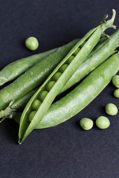 Healthy green peas