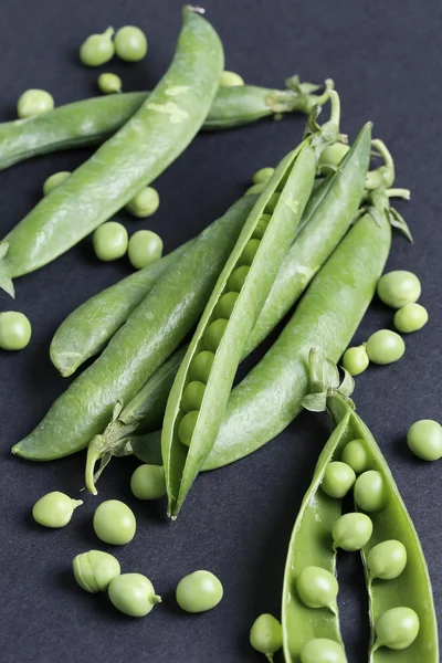 Healthy green peas