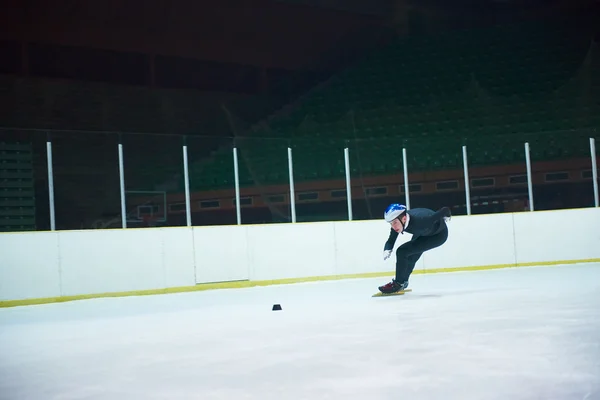 Speed skating athletes