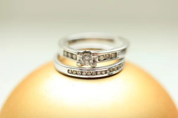 Diamond rings wedding set