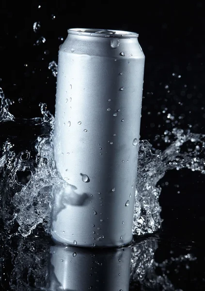 Beer can with water splash