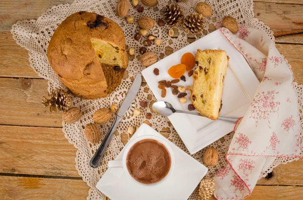Panettone with hot chocolate