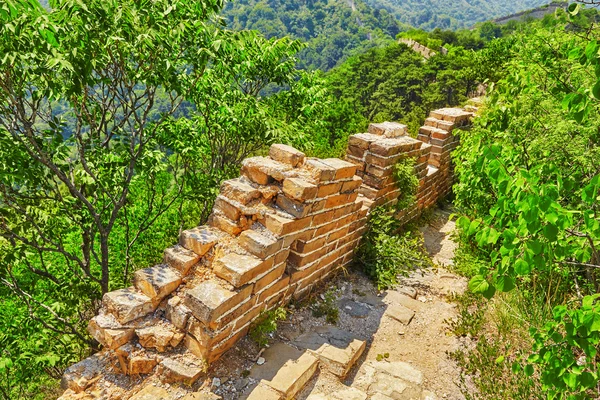 Not restoration view of Great Wall of China, section \