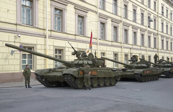 A column of tanks T-90, Millionnaya street. Preparing for the rehearsal in honor of Victory Day in St. Petersburg