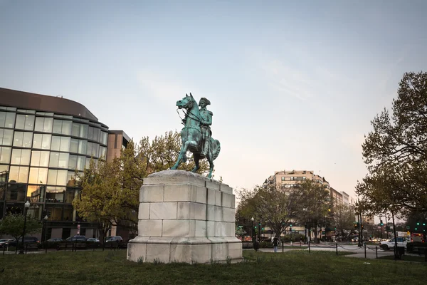 Equestrian statue of George Washington