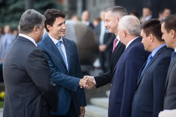Petro Poroshenko and Justin Trudeau