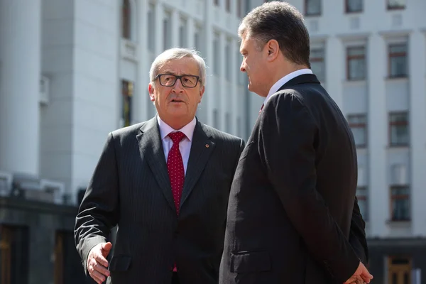 Jean-Claude Juncker and Petro Poroshenko