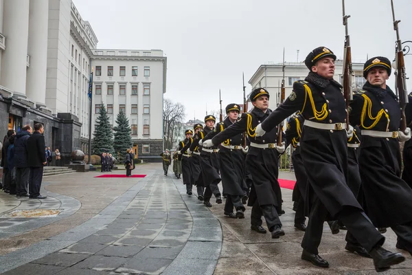Guard of honor near the Presidential Administration of Ukraine