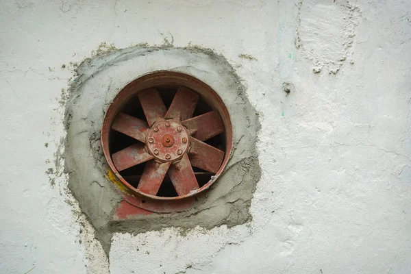 Old rusty fan does not work