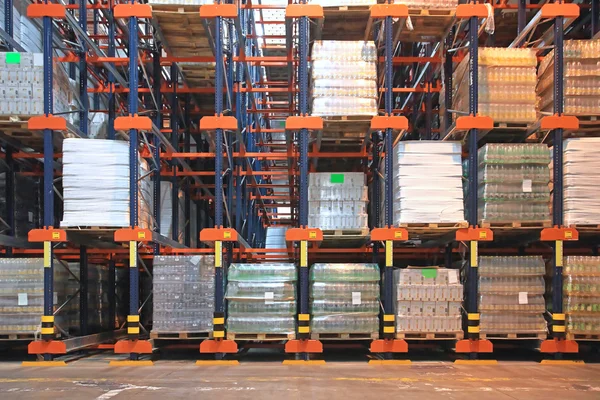 Distribution warehouse Shelves