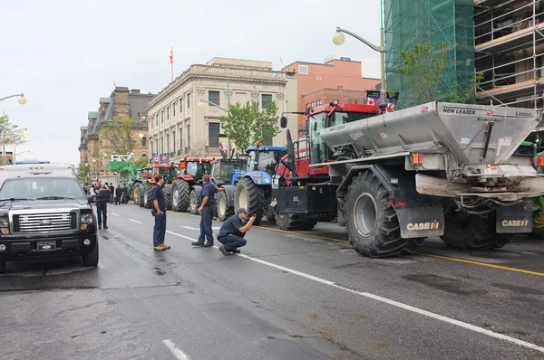 Canadian Dairy Farmers Protest