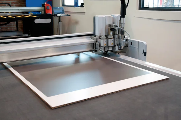 Flatbed cutter and router - cutting plotter