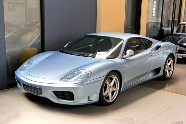 法拉利 360 摩德纳 - 图库社论照片 Artzzz #578