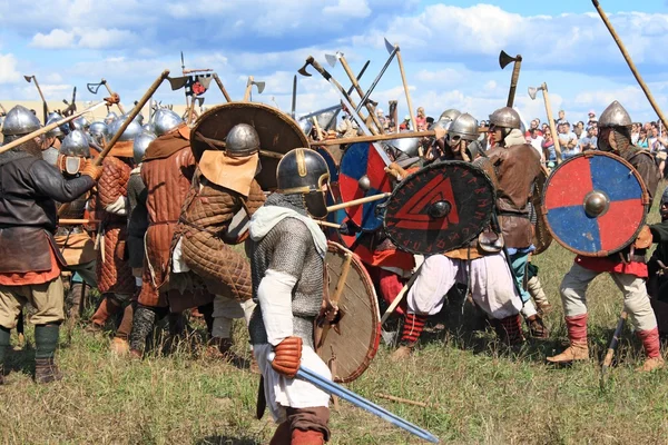 Free Medieval battle show Voinovo Pole (Warriors\' Field)