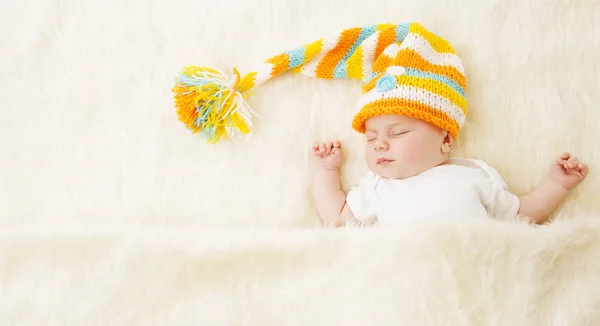 Baby Sleep in Hat, Newborn Kid Sleeping in Bad, New Born