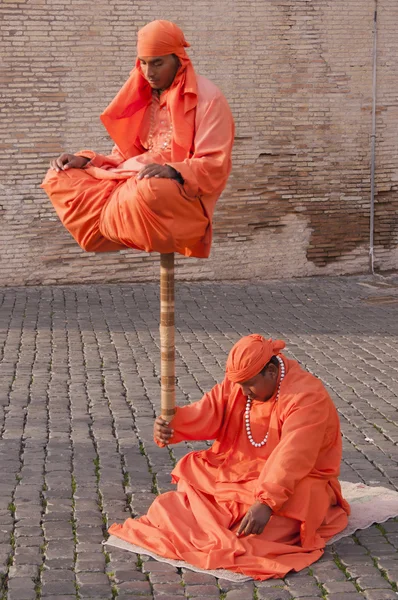 Street Performers in Rome