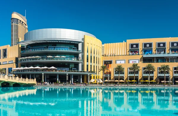 Dubai shopping mall exterior