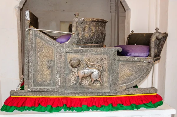 Seats called Hawdas used on top of Elephants