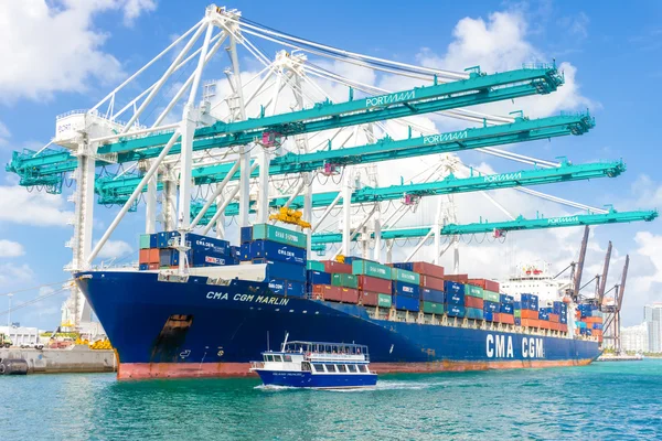 Ship unloading containers at the Port of Miami