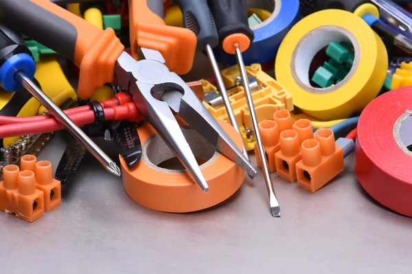 Tools and accessories used in electrical installations