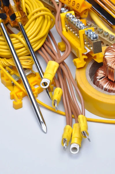 Tools and component for electrical installation