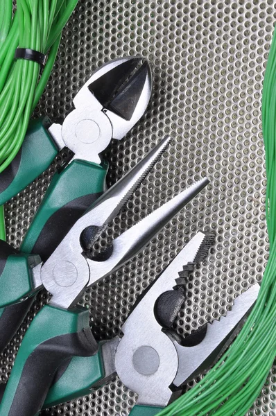 Pliers tools and component for electrical installation