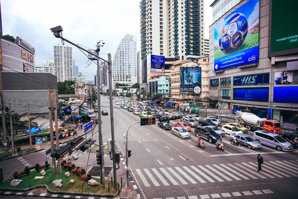 Bangkok, Thailand 3 august 2014. Traffic along a busy road and city landscape