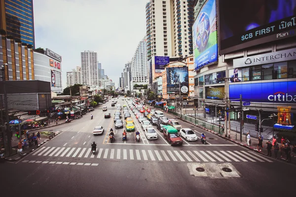 Bangkok, Thailand 3 august 2014. Traffic along a busy road and city landscape